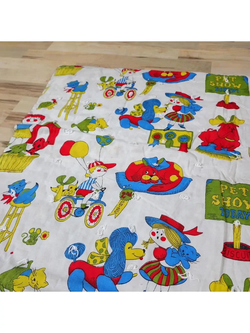 Vintage Quilted Pet Show Coverlet Blanket 44 x 54 inches